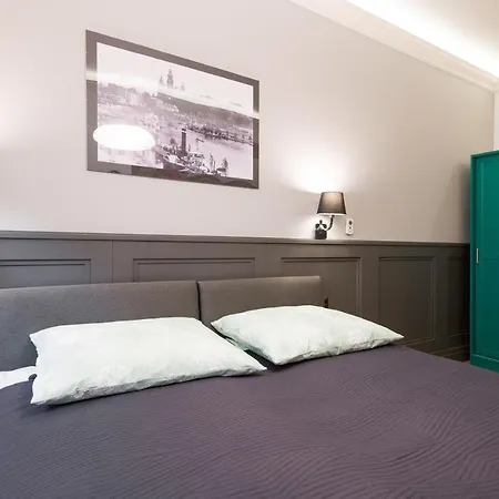 Luxury Apartment At The Main Square-3
