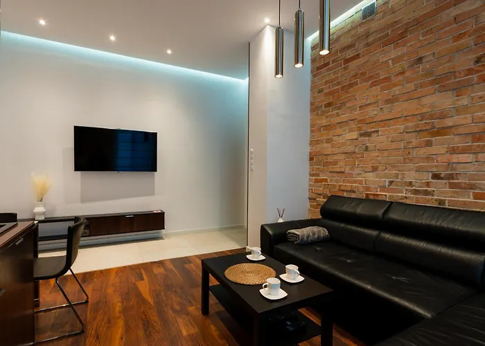 Luna Prestige Suite - Old Town Center & Main Station